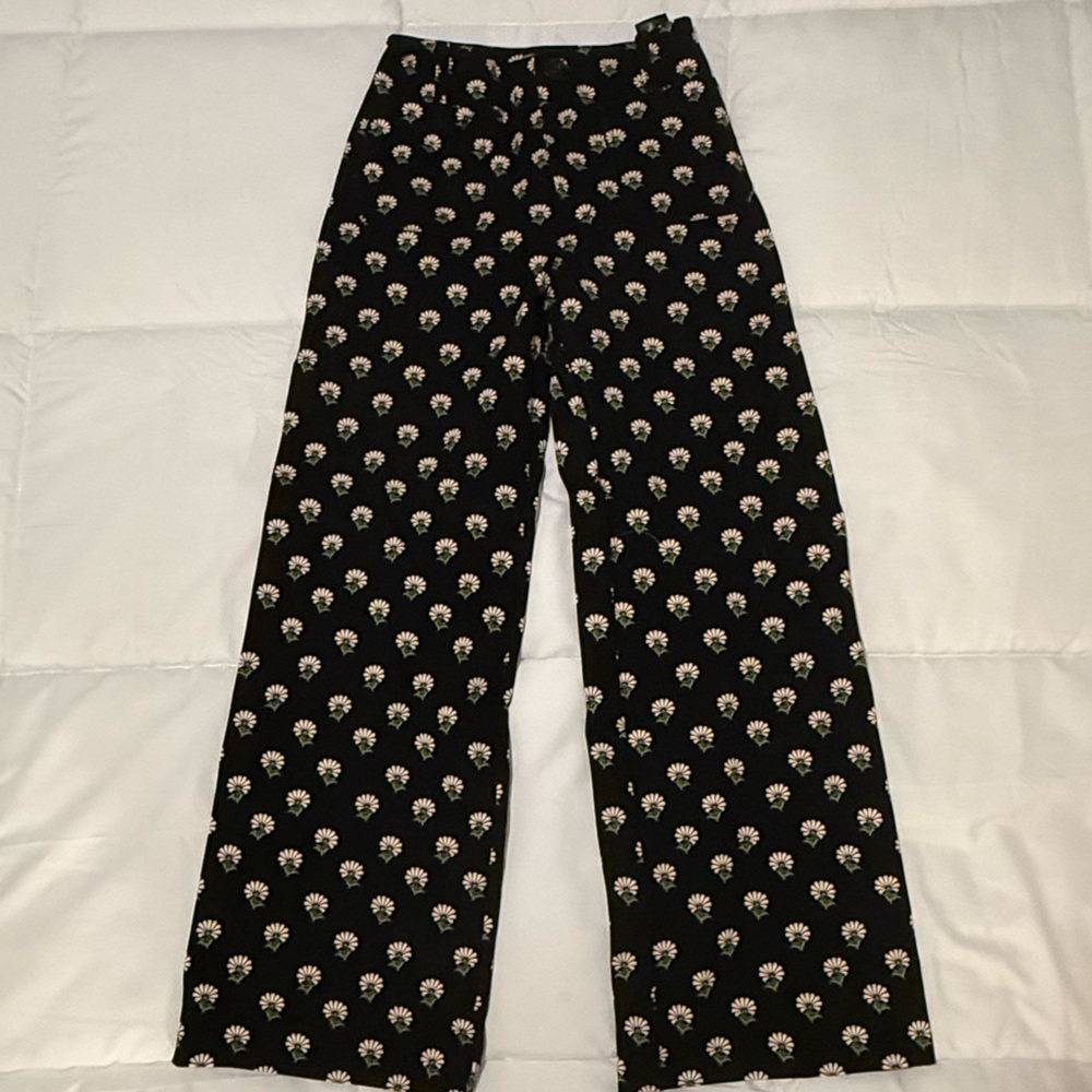Maeve Black Wide-Leg Trousers with White Floral Print - Picture 2 of 6